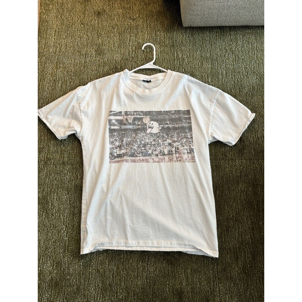 Graphic T-Shirt – Michael Jordan Free Throw Line Dunk / Boo (Mario) Edit